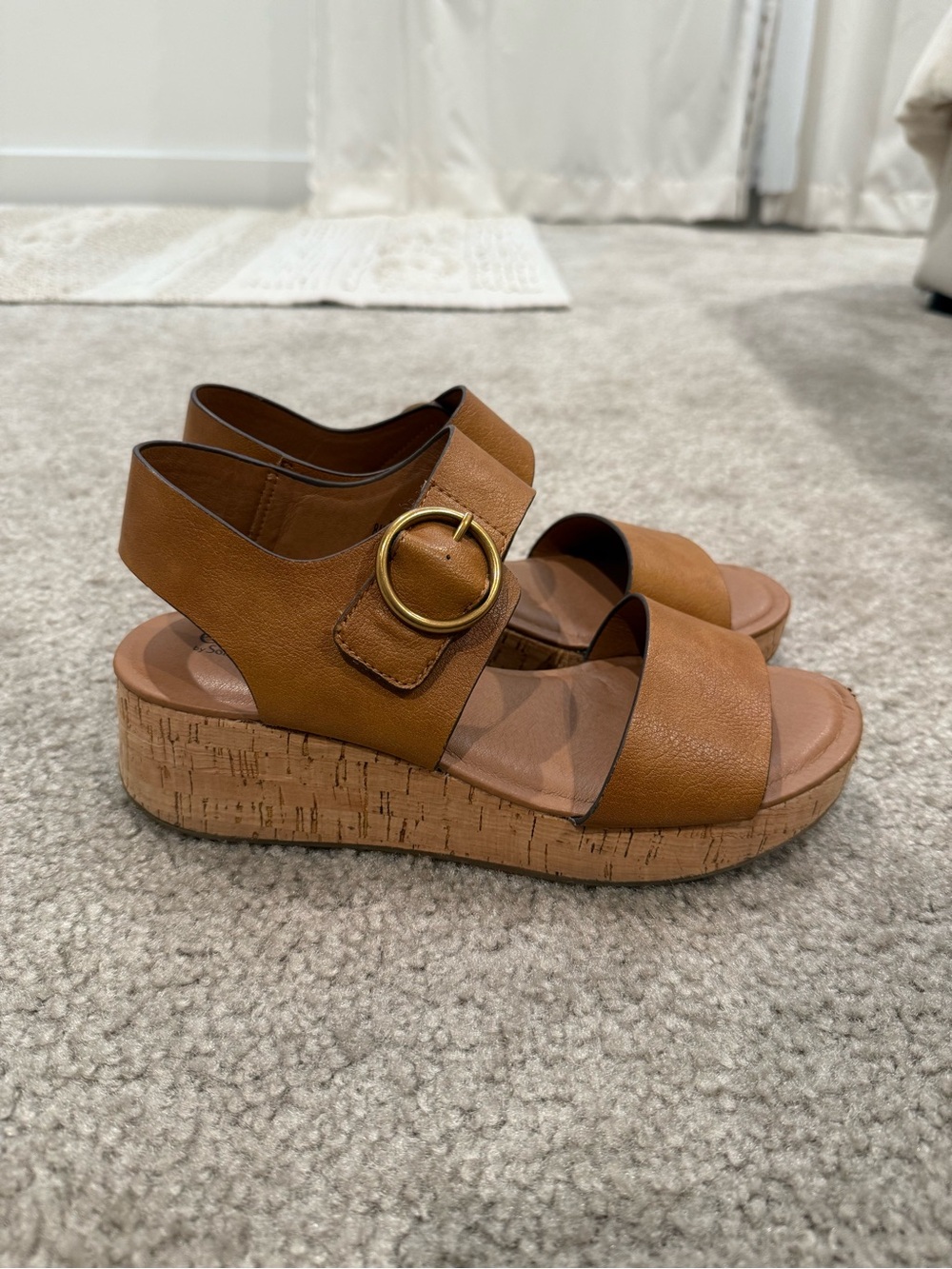 Eurosoft Women's Tan Cork Platform Sandals with Gold Buckle size 8